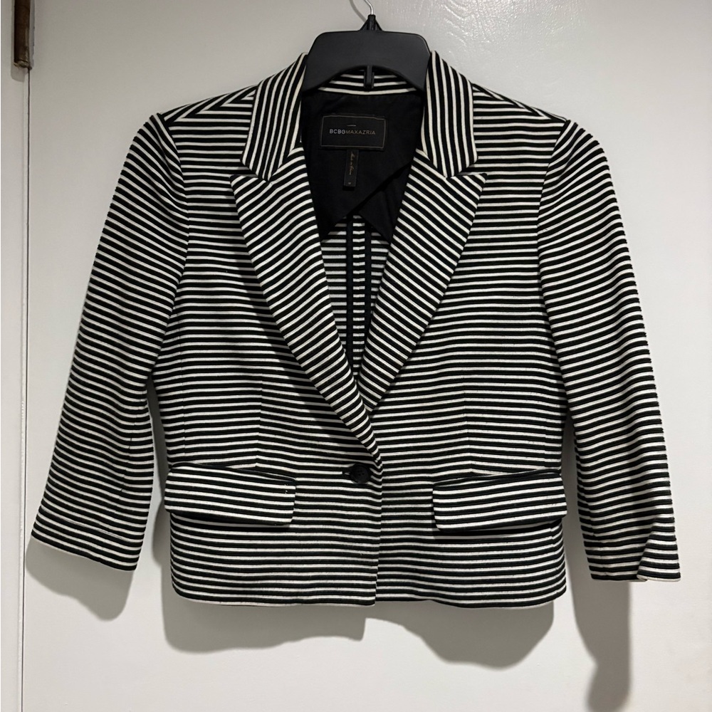 BCBGMaxAzria Black & White Striped Cropped Blazer Size M